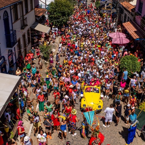 Bloco da Carmen, shows com Juliana Maia e apresentação da Orquestra Harmônicos agitam o Carnaval de Conservatória